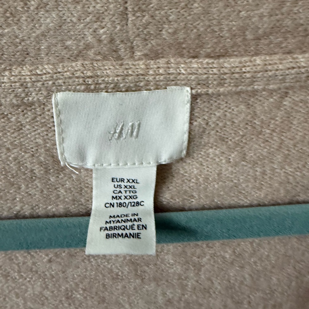 H&M Women's V-Neck Sweater in Light Tan - Picture 3 of 9